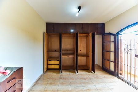 Casa para alugar com 150m², 3 quartos e 2 vagas Casa para alugar com 150m², 3 quartos e 2 vagasSuíte