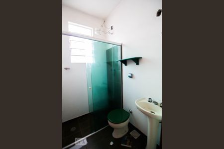 Banheiro de apartamento à venda com 2 quartos, 70m² em Menino Deus, Porto Alegre