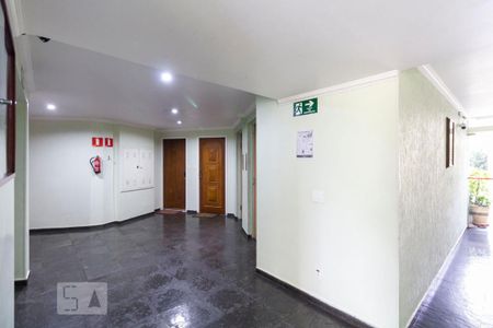 Apartamento para alugar com 64m², 2 quartos e 1 vagaHall social