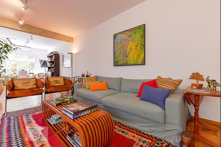 Studio para alugar com 134m², 1 quarto e 1 vaga Studio para alugar com 134m², 1 quarto e 1 vagaStudio