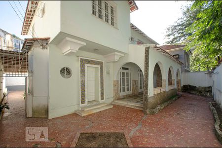 Quintal da Frente de casa para alugar com 5 quartos, 350m² em Tijuca, Rio de Janeiro