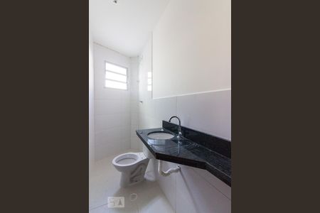Banheiro de kitnet/studio para alugar com 1 quarto, 30m² em Vila Barbosa, São Paulo