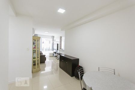 Sala de apartamento para alugar com 2 quartos, 78m² em Jacarepaguá, Rio de Janeiro