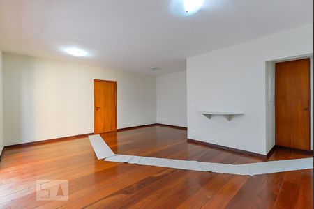 Apartamento para alugar com 155m², 4 quartos e 2 vagasSala