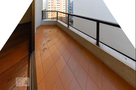 Apartamento para alugar com 155m², 4 quartos e 2 vagasVaranda