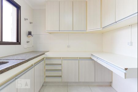 Apartamento para alugar com 155m², 4 quartos e 2 vagasCozinha