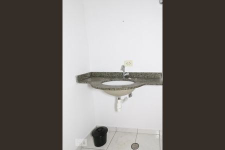 Banheiro 1 de casa de condomínio para alugar com 3 quartos, 80m² em Vila Mazzei, São Paulo