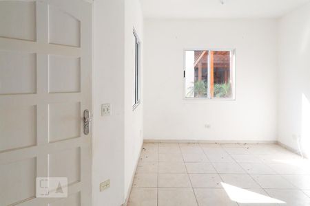 Sala de casa de condomínio para alugar com 3 quartos, 80m² em Vila Mazzei, São Paulo