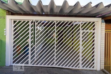 Casa para alugar com 160m², 3 quartos e 1 vaga Casa para alugar com 160m², 3 quartos e 1 vagaFachada