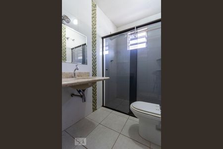 Casa para alugar com 160m², 3 quartos e 1 vaga Casa para alugar com 160m², 3 quartos e 1 vagaBanheiro 2