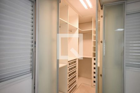 Apartamento à venda com 80m², 2 quartos e 2 vagas Apartamento à venda com 80m², 2 quartos e 2 vagasArmário da suíte 2