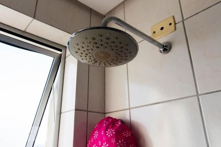 Banheiro de apartamento à venda com 2 quartos, 68m² em Cavalhada, Porto Alegre