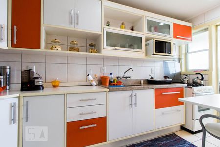 Cozinha de apartamento à venda com 2 quartos, 68m² em Cavalhada, Porto Alegre