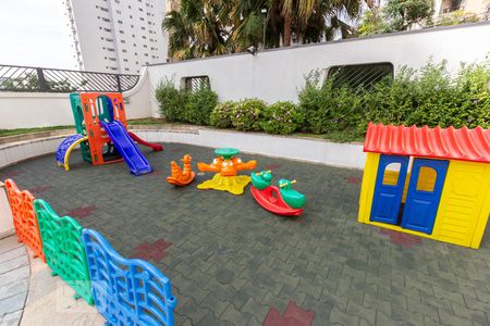 Apartamento para alugar com 123m², 3 quartos e 2 vagasÁrea Comum Playground