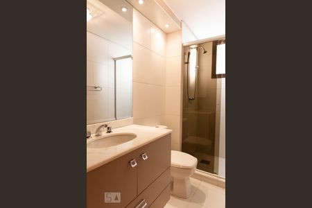 Apartamento para alugar com 80m², 2 quartos e 2 vagasBanheiro da Suíte