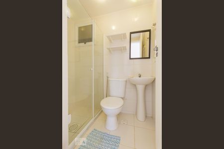 Banheiro de apartamento para alugar com 2 quartos, 50m² em Jacarepaguá, Rio de Janeiro