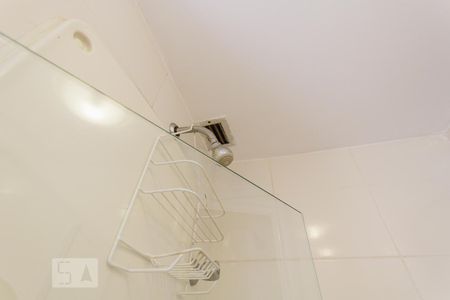 Banheiro de apartamento para alugar com 2 quartos, 50m² em Jacarepaguá, Rio de Janeiro