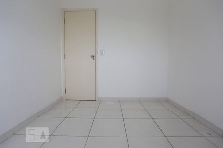 Quarto 01 de apartamento para alugar com 2 quartos, 52m² em Umuarama, Osasco