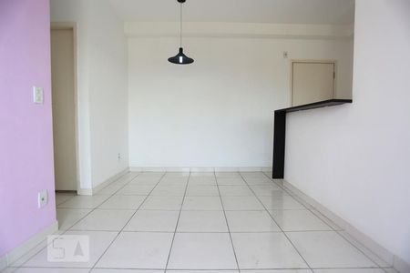 Sala de apartamento para alugar com 2 quartos, 52m² em Umuarama, Osasco