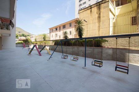 Apartamento à venda com 120m², 3 quartos e 1 vaga Apartamento à venda com 120m², 3 quartos e 1 vagaPlaygrouns