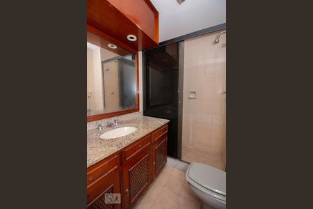 Apartamento à venda com 120m², 3 quartos e 1 vaga Apartamento à venda com 120m², 3 quartos e 1 vagaBanheiro social