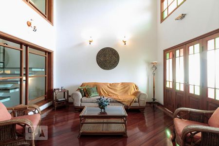 Casa à venda com 400m², 4 quartos e 4 vagas Casa à venda com 400m², 4 quartos e 4 vagasSala