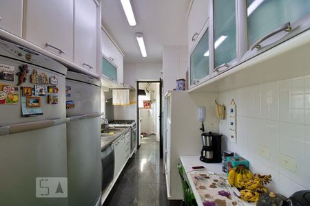 Apartamento à venda com 108m², 3 quartos e 3 vagas Apartamento à venda com 108m², 3 quartos e 3 vagasCozinha