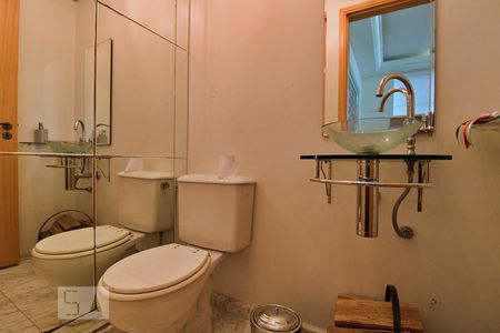 Apartamento à venda com 108m², 3 quartos e 3 vagas Apartamento à venda com 108m², 3 quartos e 3 vagasLavabo