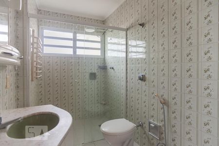 Banheiro de apartamento para alugar com 2 quartos, 65m² em Centro, Campinas