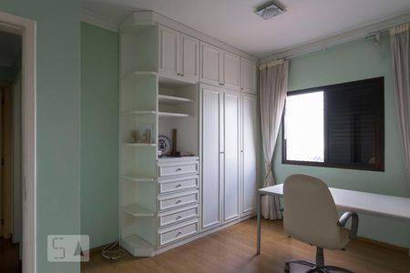 Apartamento à venda com 146m², 3 quartos e 2 vagasQuarto 2 - Suíte (Armários)