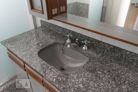 Apartamento à venda com 146m², 3 quartos e 2 vagasQuarto 2 - Suíte/ Banheiro (Pia)