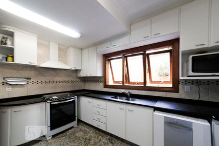 Casa de condomínio à venda com 441m², 4 quartos e 3 vagasCozinha