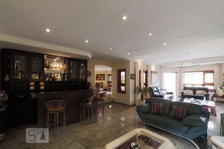 Sala de estar de casa de condomínio à venda com 4 quartos, 441m² em Jardim Prudência, São Paulo
