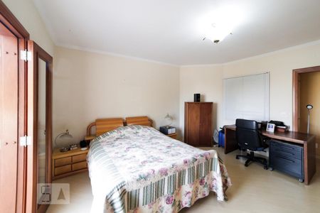 Casa de condomínio à venda com 441m², 4 quartos e 3 vagasSuíte 1