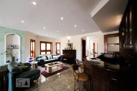 Sala de estar de casa de condomínio à venda com 4 quartos, 441m² em Jardim Prudência, São Paulo