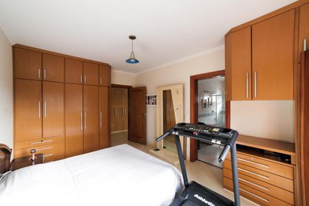 Casa de condomínio à venda com 441m², 4 quartos e 3 vagasSuíte 2