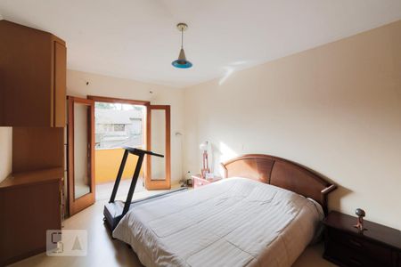 Casa de condomínio à venda com 441m², 4 quartos e 3 vagasSuíte 2