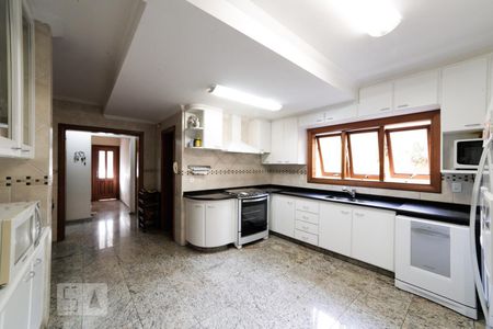 Casa de condomínio à venda com 441m², 4 quartos e 3 vagasCozinha