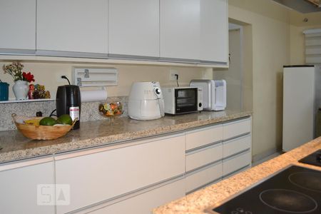 Casa à venda com 180m², 3 quartos e 2 vagas Casa à venda com 180m², 3 quartos e 2 vagasCozinha