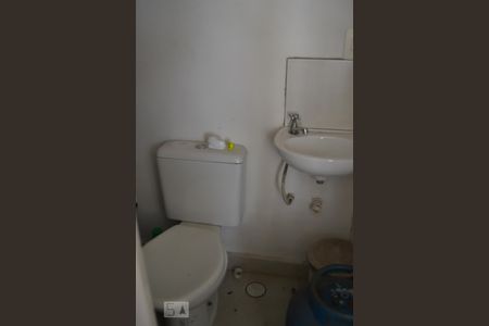 Casa à venda com 180m², 3 quartos e 2 vagas Casa à venda com 180m², 3 quartos e 2 vagasBanheiro de Serviço