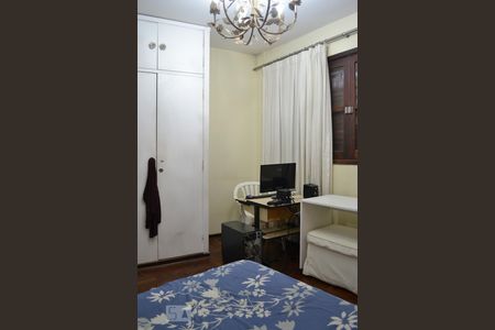 Casa à venda com 180m², 3 quartos e 2 vagas Casa à venda com 180m², 3 quartos e 2 vagasQuarto 3