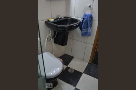 Casa à venda com 180m², 3 quartos e 2 vagas Casa à venda com 180m², 3 quartos e 2 vagasBanheiro 3