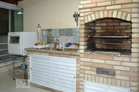 Casa à venda com 180m², 3 quartos e 2 vagas Casa à venda com 180m², 3 quartos e 2 vagasVaranda