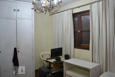 Casa à venda com 180m², 3 quartos e 2 vagas Casa à venda com 180m², 3 quartos e 2 vagasQuarto 3