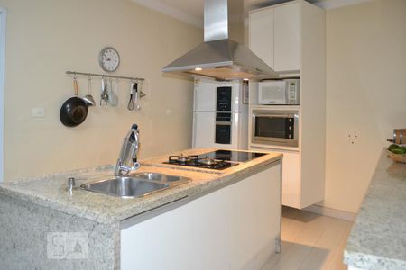 Casa à venda com 180m², 3 quartos e 2 vagas Casa à venda com 180m², 3 quartos e 2 vagasCozinha