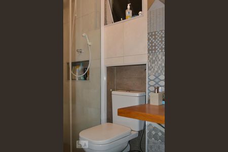 Casa à venda com 180m², 3 quartos e 2 vagas Casa à venda com 180m², 3 quartos e 2 vagasBanheiro 2