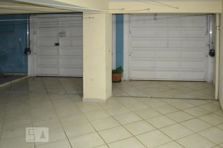 Casa à venda com 180m², 3 quartos e 2 vagas Casa à venda com 180m², 3 quartos e 2 vagasGaragem