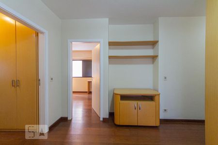 Apartamento para alugar com 190m², 4 quartos e 3 vagasSala íntima/circulação