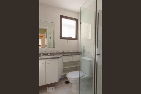 Banheiro social  de apartamento para alugar com 4 quartos, 190m² em Paraíso, São Paulo