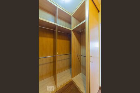 Apartamento para alugar com 190m², 4 quartos e 3 vagasQuarto 4 - Suíte - Armários